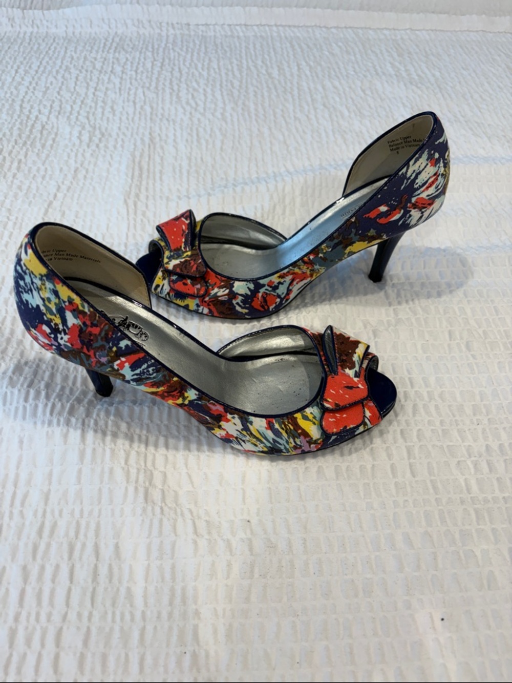 Coach and Four Women’s Multicolor Floral Peep-Toe Heels
Size 8